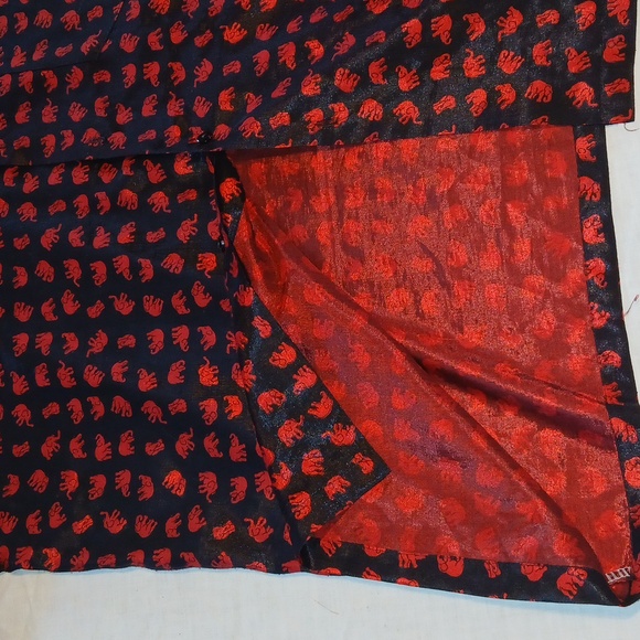 Other - GUC Thai Silk Men's Black w/ Red Elephant Patterned Shirt size XL BEAUTIFUL!!